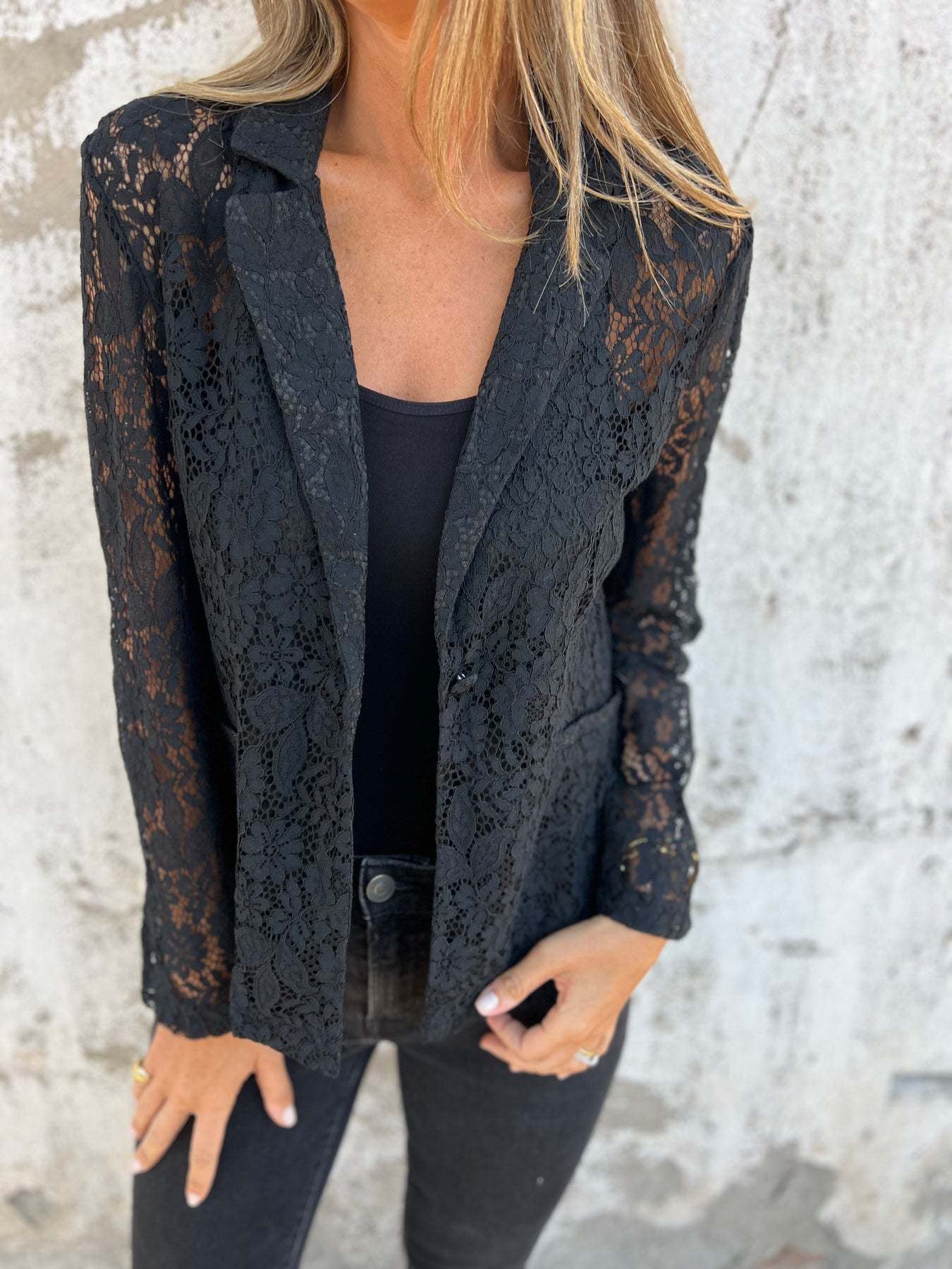 Lea Lace Blazer